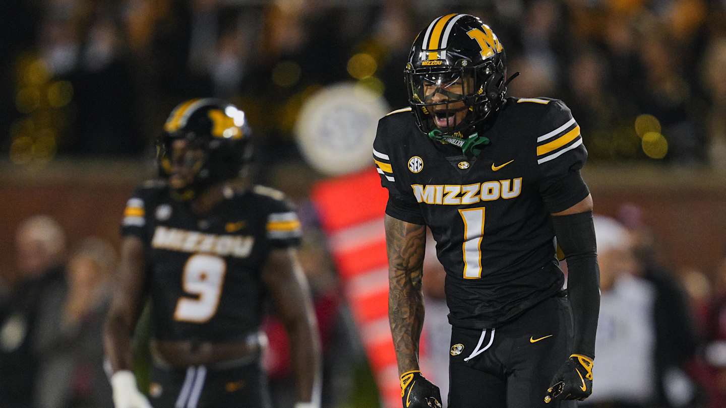 Wisconsin Badgers Safety Room: Battle for America's Team